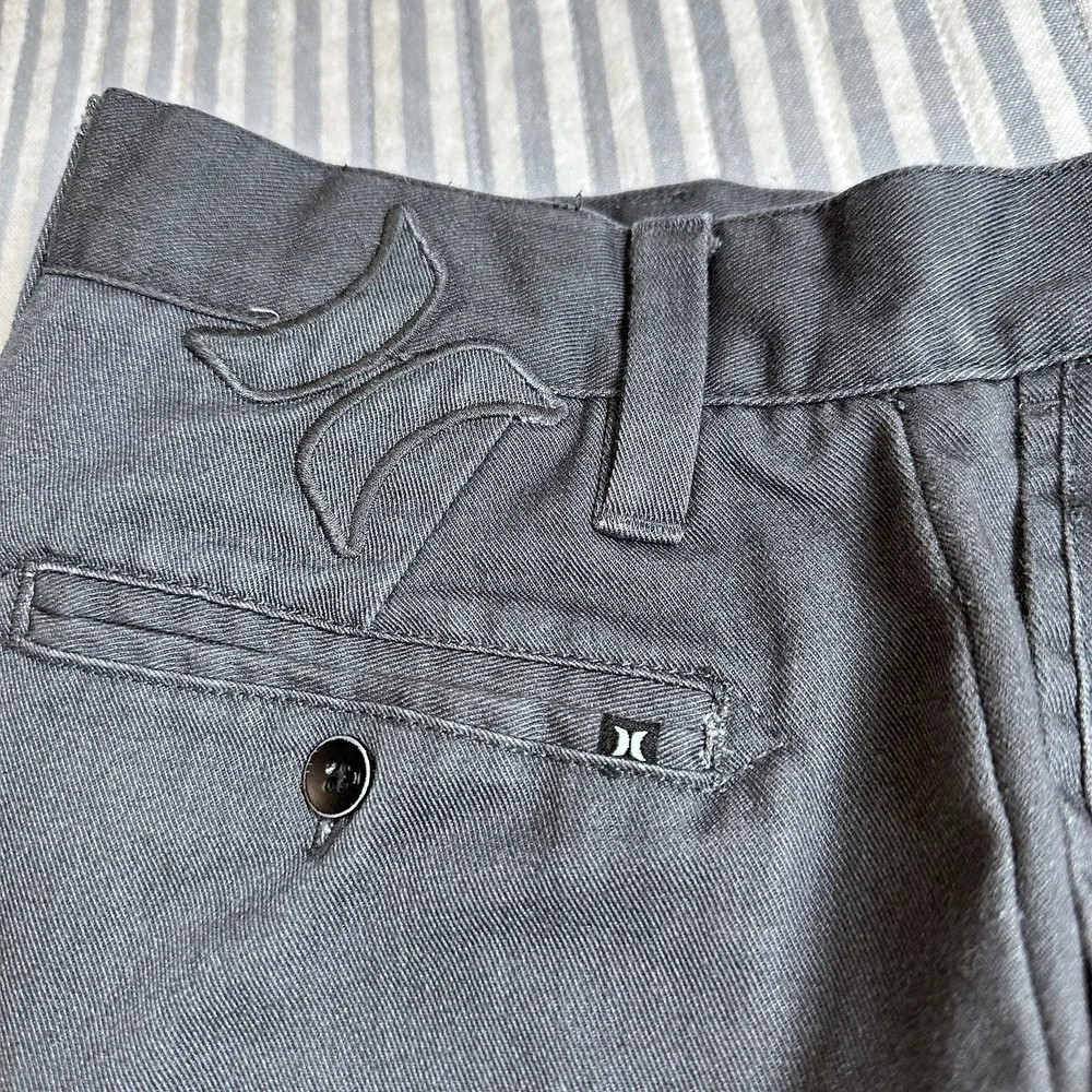 Hurley Boys Chino Shorts Size 24‎ Charcoal Gray Walk Shorts BW6060AO